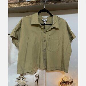 Future Collective Olive Crop Button Down Pocket Tee Size XL Cotton